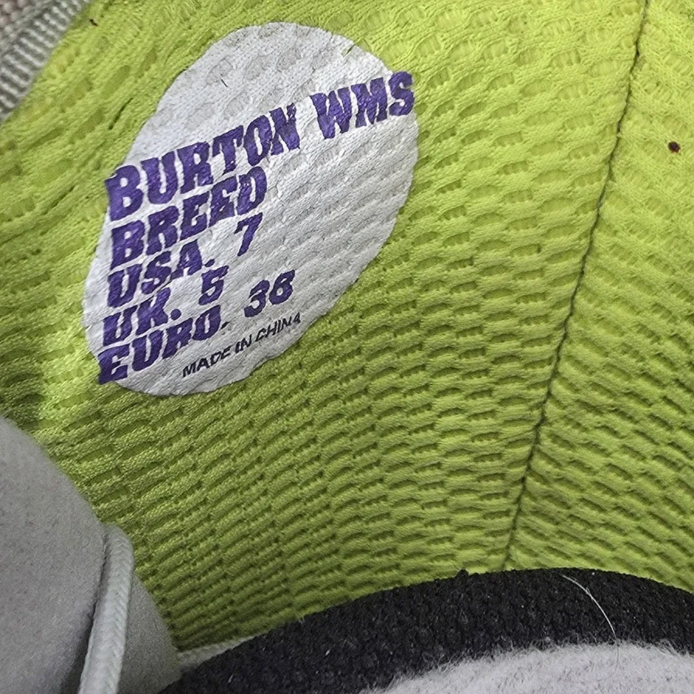 Burton breed snowboard